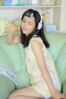 邁開腿開撲克又疼又叫的視頻