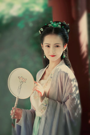 18歲高清版免費(fèi)觀(guān)看電視劇