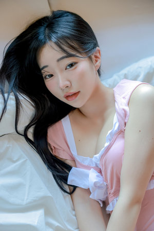 國產(chǎn)寡婦樹林野戰(zhàn)在線播放