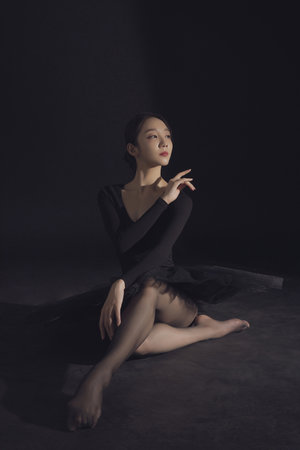 酒店服務(wù)生無刪減版