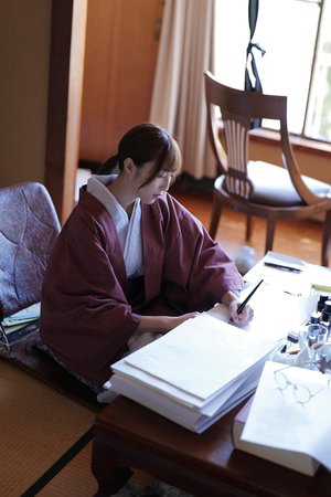 輕輕的頂開老師的兩瓣