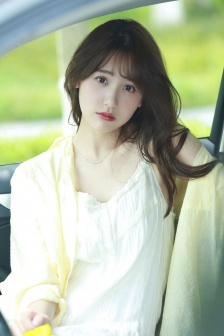 侯府奶妾《玉壺吟》