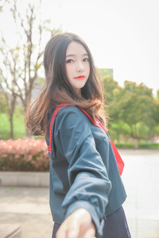 手腕一用力就疼