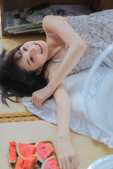 女學(xué)生被老師騙到家中