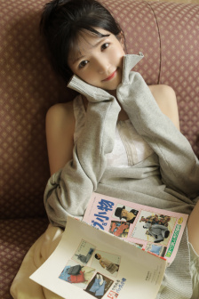 雙乳被四個(gè)男人吃奶動(dòng)態(tài)圖