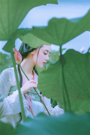 英語老師乖乖挽起裙子英語課作文