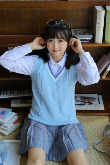 年輕漂亮的女士護(hù)士?jī)?nèi)衣