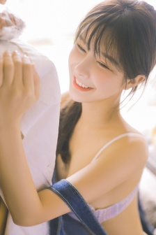 騎自行車的女人