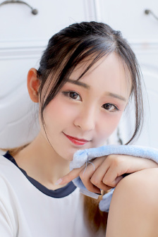 女學(xué)生被老師騙到家中