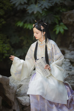 金鱗豈是池中物