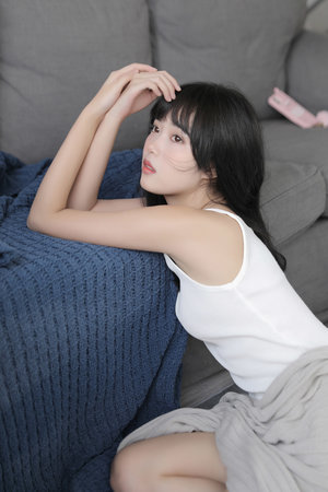 男主出軌秘書和女主在一起的小說