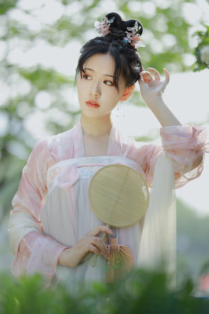 總裁只穿兩根繩子的小說叫什么名字