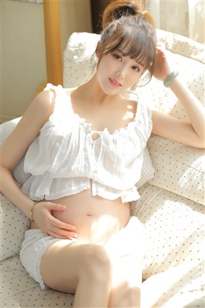 C了瑜伽老師一節(jié)課視頻