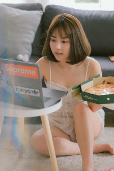 《打烊后僅剩的沙龍櫻花片尾曲》