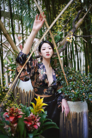 [中文][3D全彩]媽媽化妝后