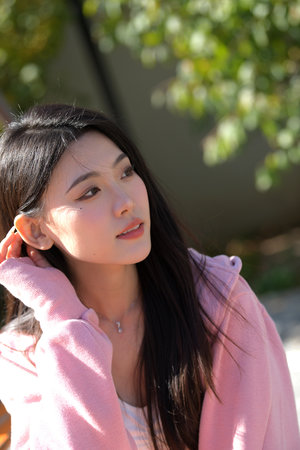 《不忠》大尺度吸乳