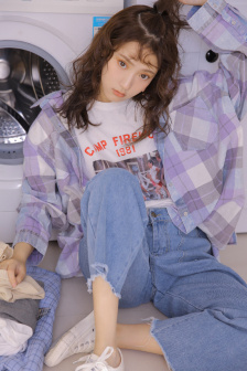 色愁久久久人愁久人生無悔意思相近