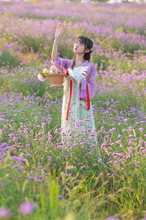 被室友男朋友認錯BY墨庭深小說