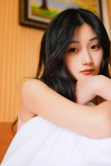 韓國床震吻胸?zé)o遮掩視頻