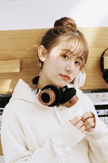 小凝兒喜歡爸爸的還是媽媽的