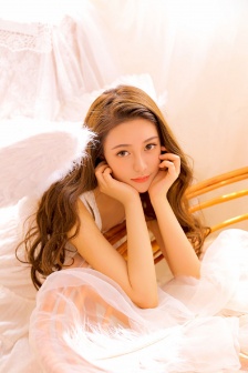 她快高潮時故意拔出來視頻