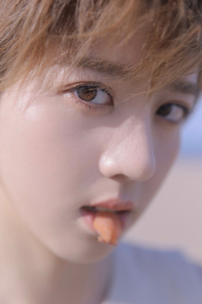 舌頭底下舔著有小硬疙瘩口述