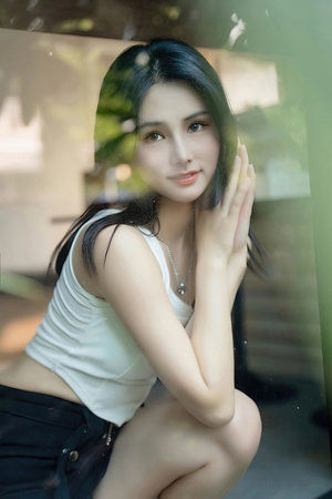 女仆乖(H)調(diào)教跪趴1V1