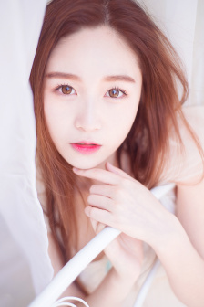 國(guó)內(nèi)大量揄拍人妻在線視頻