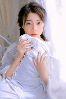 《公的浮之手中字》免費