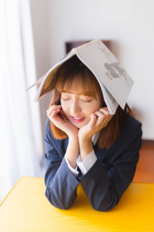 飛機(jī)上空姐免費高清原聲奔跑