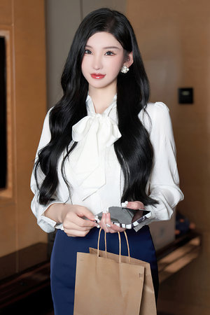 《妻子與瑜伽教練》主演是誰