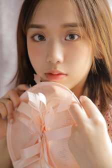 攀上乳峰頂開(kāi)幽谷