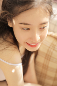 孕婦一邊喂奶一邊做DNA檢查