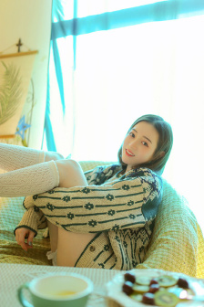 色愁愁久久久人愁愁久是什么意思