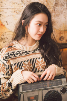 嘉妮沙發(fā)上私拍鮮嫩玉河蚌