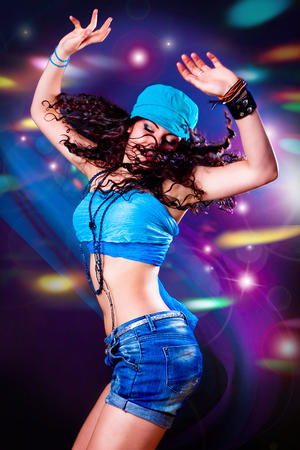 侍候部長的妻子中字怎么寫