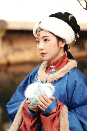 高壓監(jiān)獄完整版在線觀看