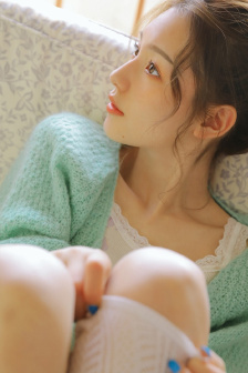 閨女17歲每天晚上要抱著睡