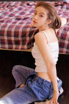 在車內揉搓她的雙乳免費視頻