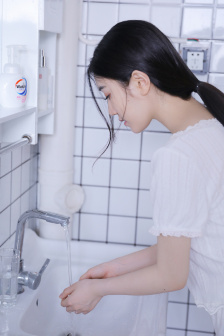 爽一區(qū)二區(qū)三區(qū)將下架整改