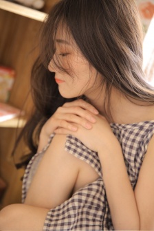 溫碧霞三級全部高清