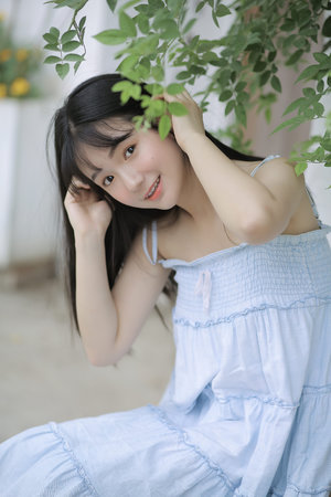 軍訓(xùn)女生跳舞走光