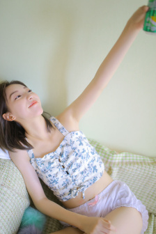 (豐滿的女鄰居)三級(jí)