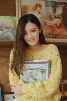 女生把球球給男生抓的視頻