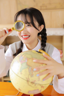 蘭姨捂著嘴怕發(fā)出聲音吵到