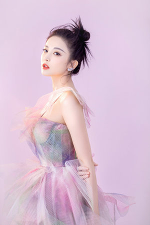 白色變態(tài)蕾絲超薄開檔連身襪