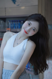 日韓免費(fèi)毛片視頻**