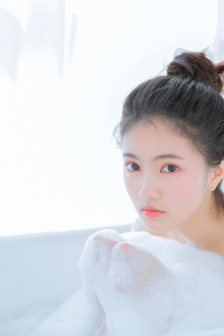 姜丹尼爾成立公司