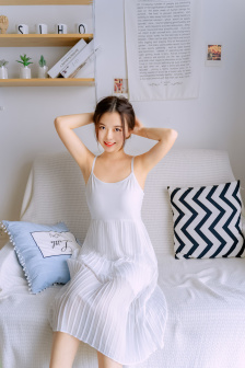 扒開雙腿猛進(jìn)入小柔的扮演者