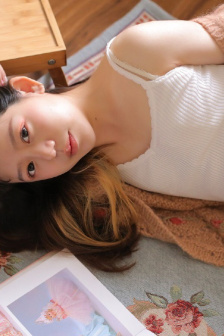 扒開內(nèi)褲狠狠挺進(jìn)謝俞的小泬